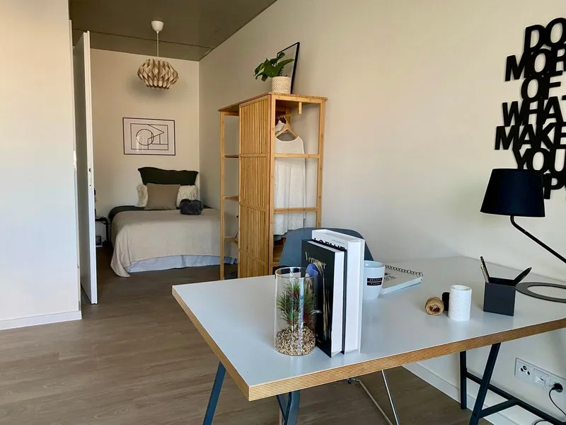 Exklusiv für Studis/Azubis - schöne 1-Zimmerwohnung — photo 1